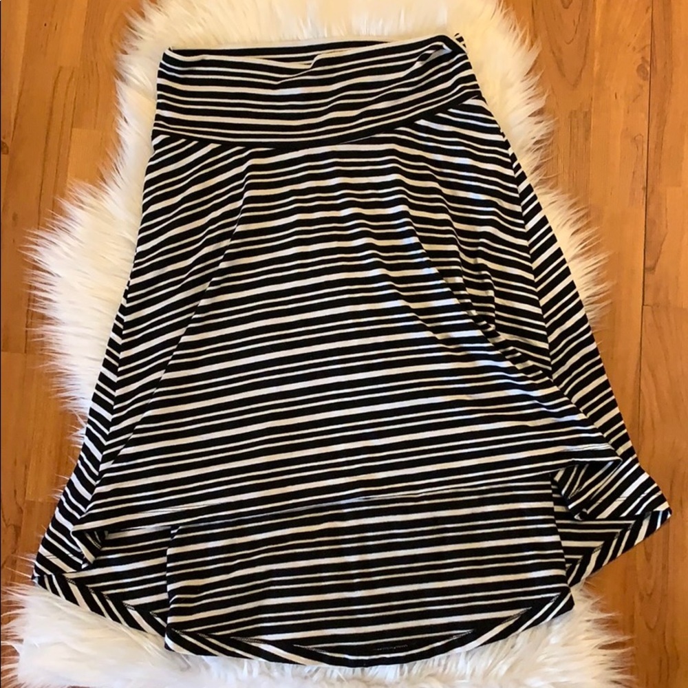 Pea in the pod maternity skirt